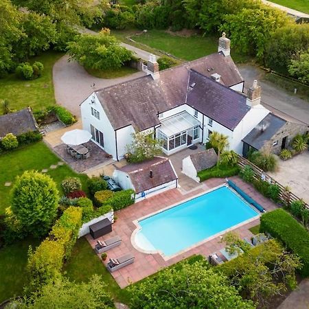 Plas Newydd With Swimming Pool, Fire Pit, And Log Fires Villa Rhiw Eksteriør billede