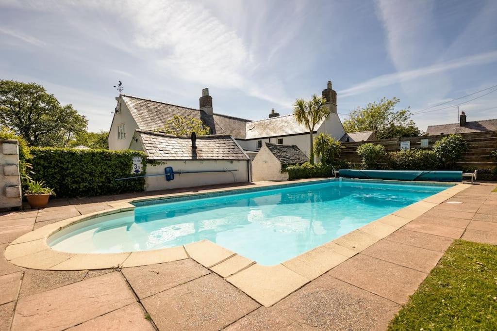 Plas Newydd With Swimming Pool, Fire Pit, And Log Fires Villa Rhiw Eksteriør billede