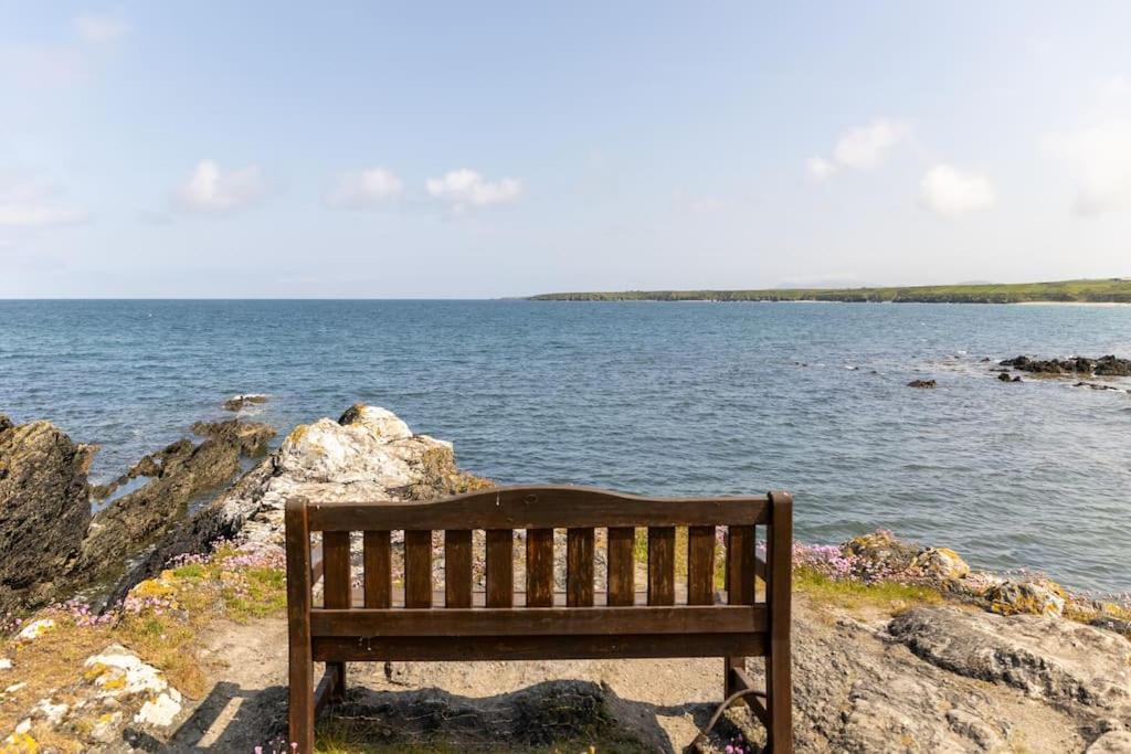 Plas Newydd With Swimming Pool, Fire Pit, And Log Fires Villa Rhiw Eksteriør billede