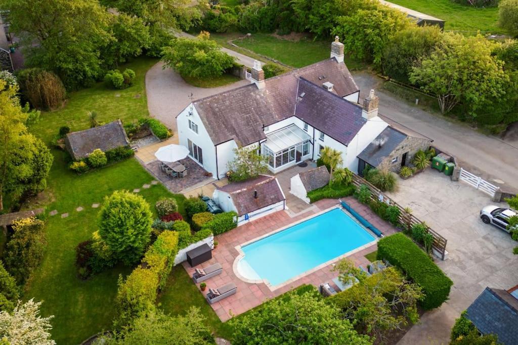 Plas Newydd With Swimming Pool, Fire Pit, And Log Fires Villa Rhiw Eksteriør billede